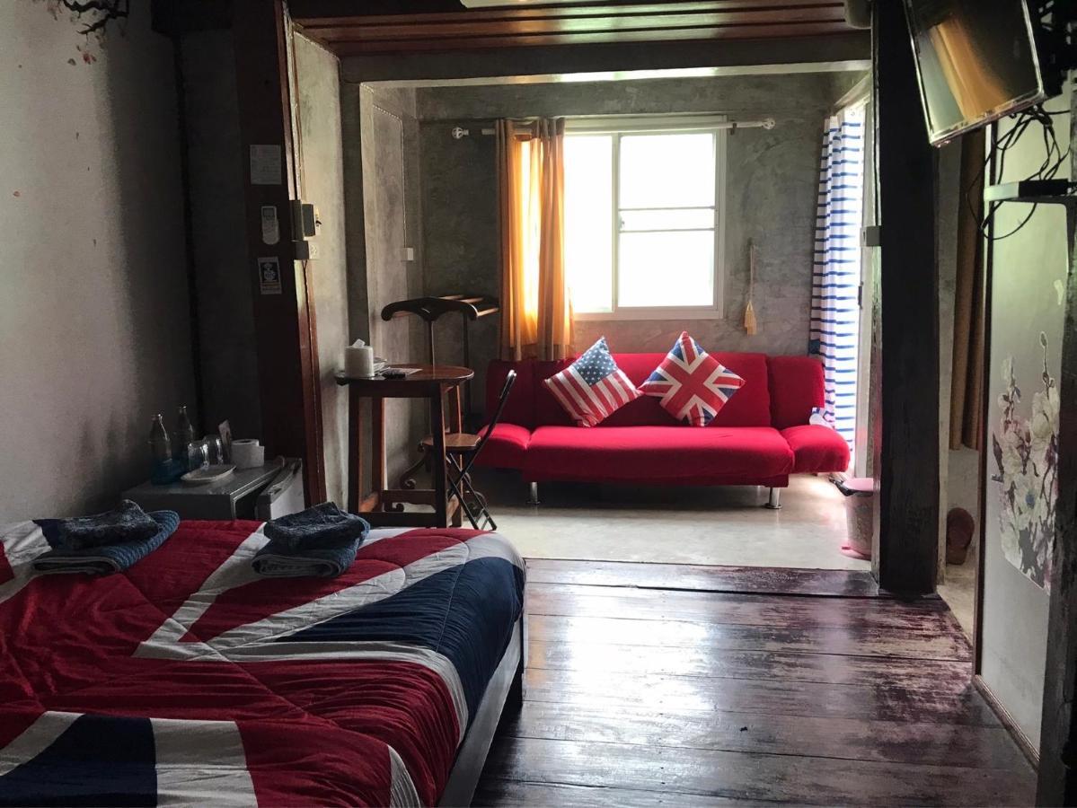 Solarcell Walking Street Homestay Ban Nong Nam Khan Exterior photo